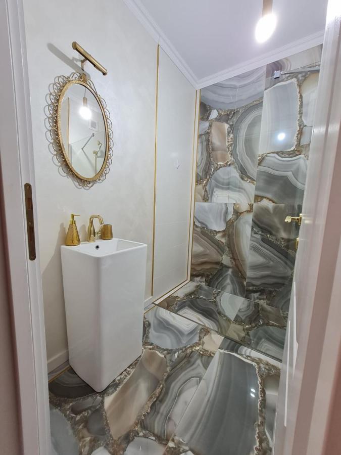 Apartament Larysse Oradea Εξωτερικό φωτογραφία