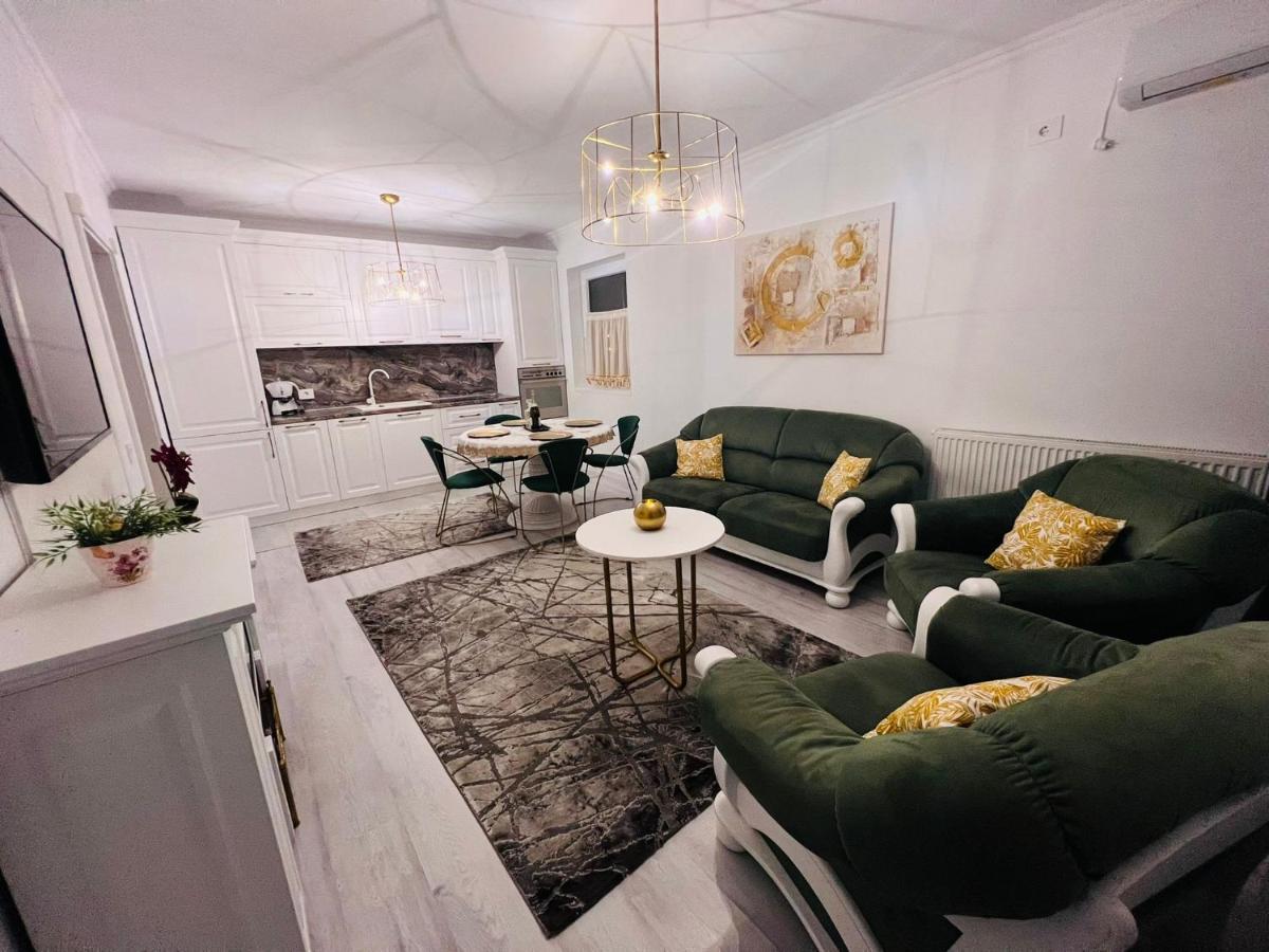Apartament Larysse Oradea Εξωτερικό φωτογραφία